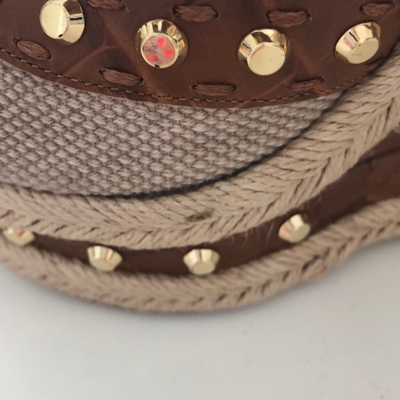 MICHAEL Michael Kors straw and gold stud wedges - Picture 4 of 8